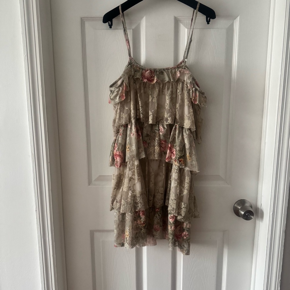 BASIC TREND Floral Lace Ruffle Top/Dress (Fits SMALL) - Picture 2 of 3